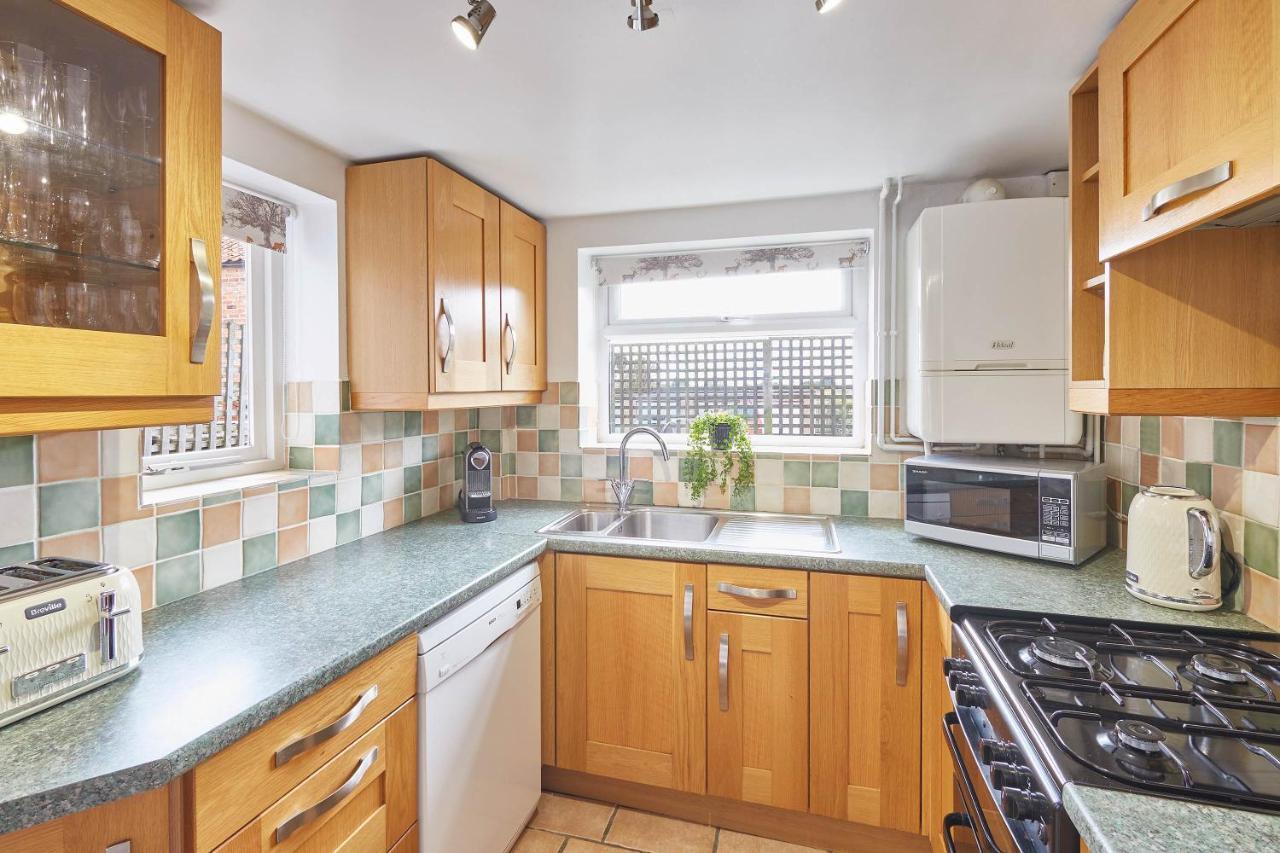 Host & Stay - Dove Grey, 25 West End Kirkbymoorside Esterno foto