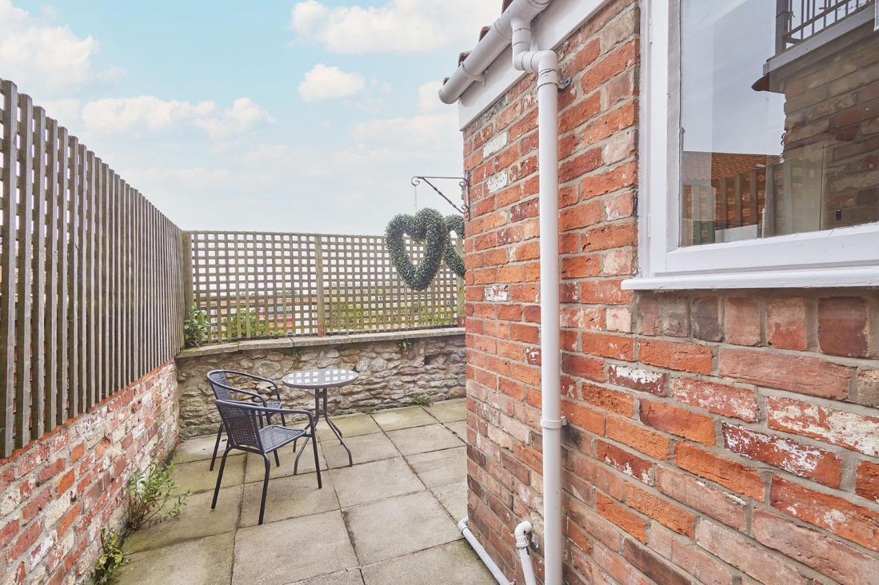 Host & Stay - Dove Grey, 25 West End Kirkbymoorside Esterno foto